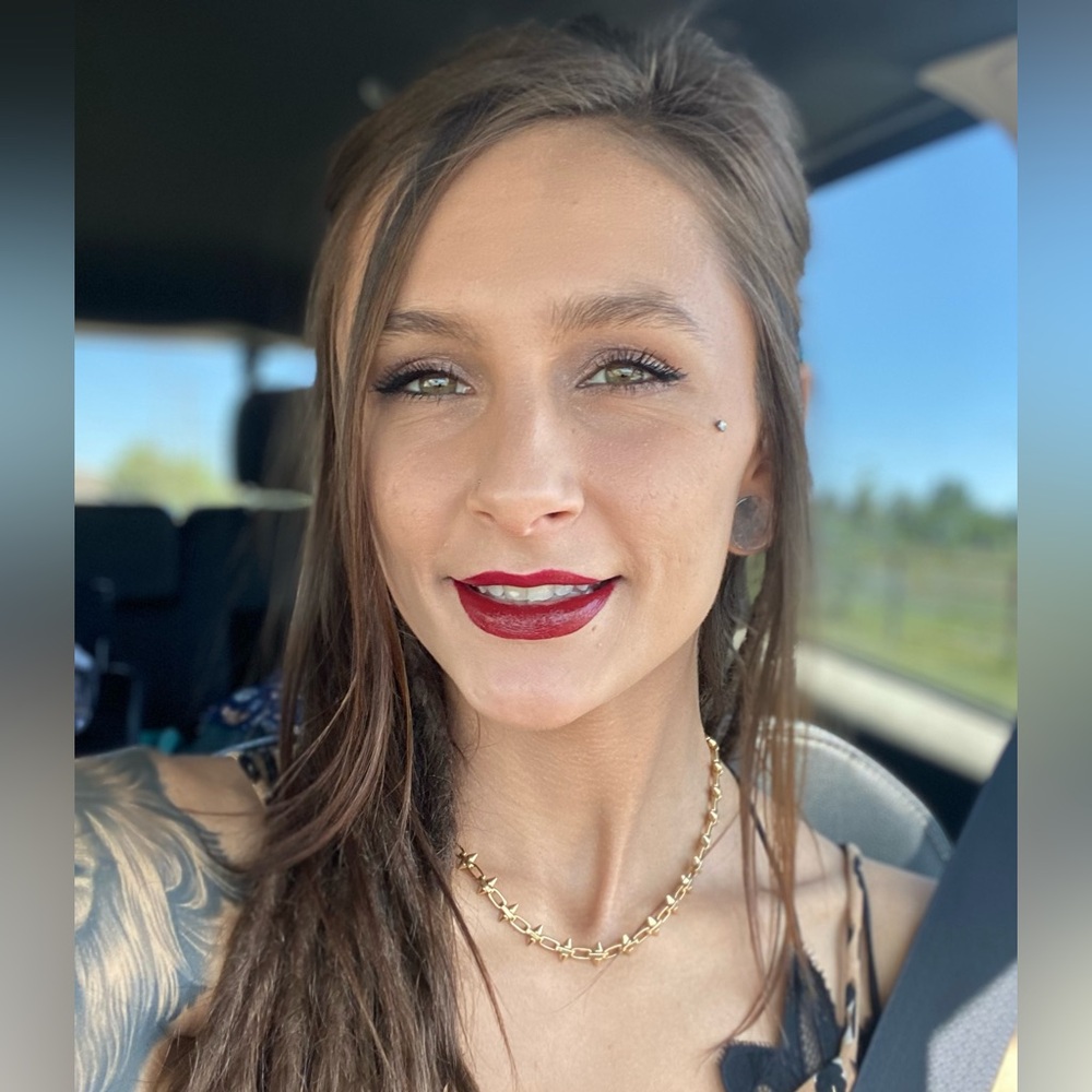 Meet your Posher, Kayli